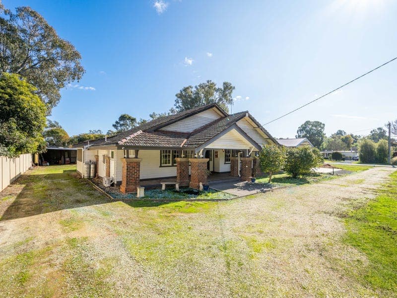 88 River Road, Murchison