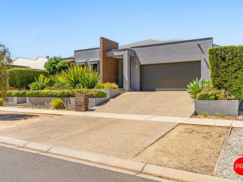 25 Inverness Drive, Junortoun