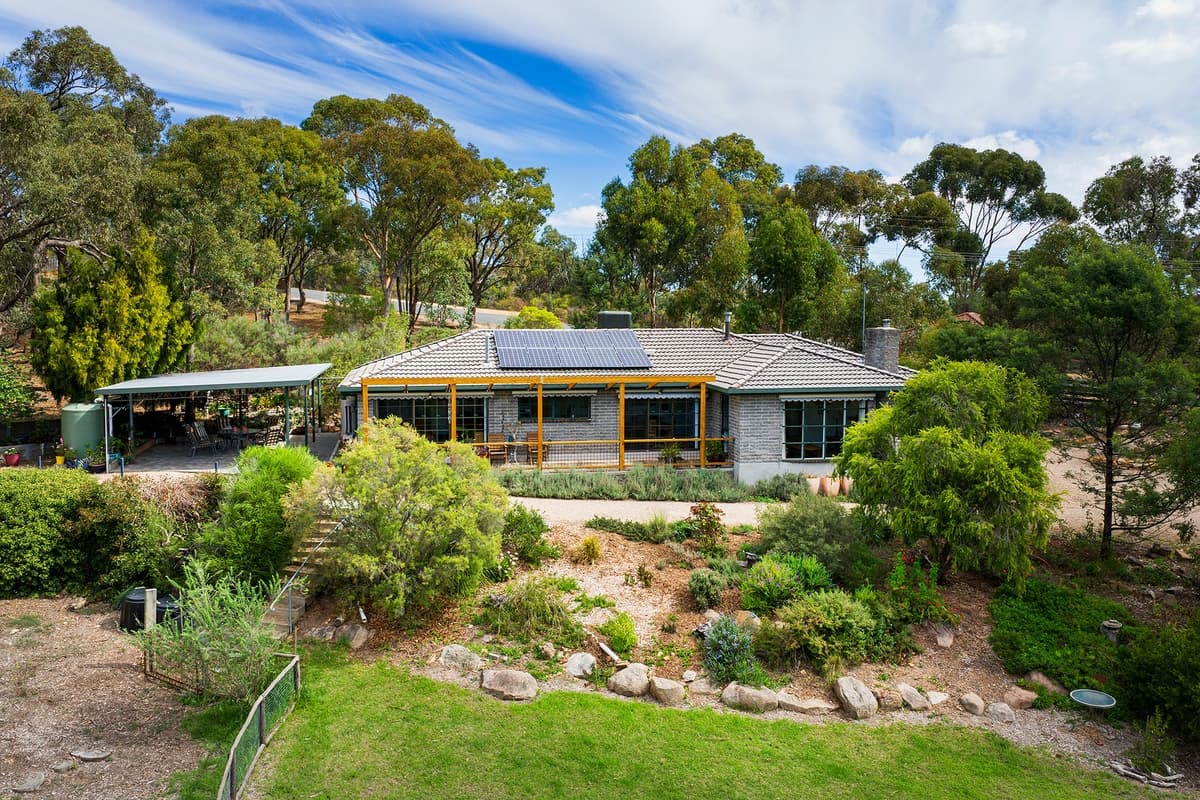 6 McKendry Street