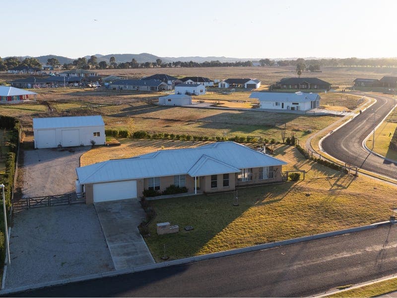 23 Wurth Drive, Bombira