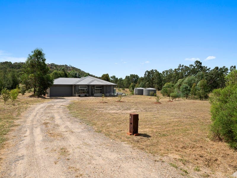 6 Lakeside Drive, Chesney Vale