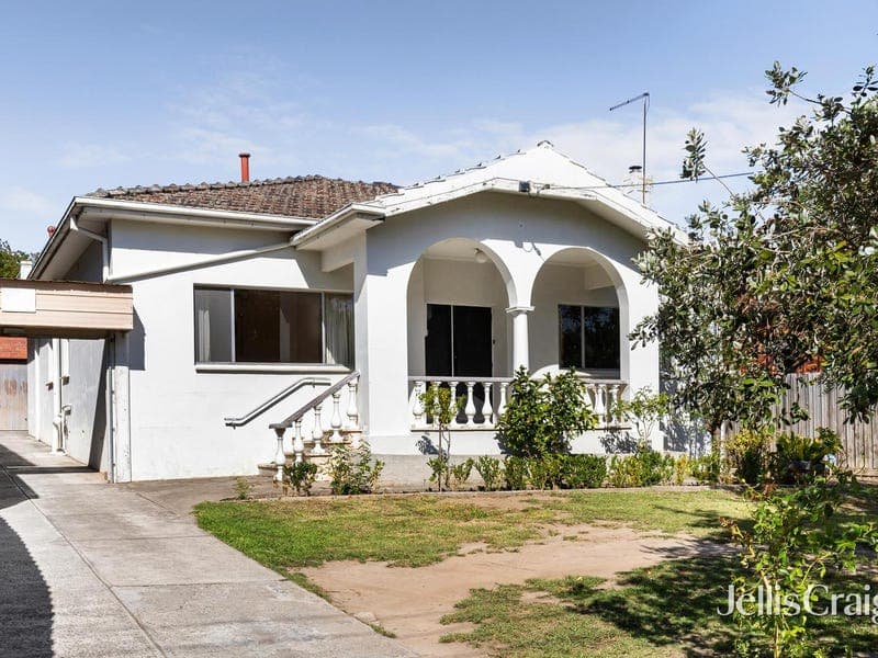 16 Woolcock Avenue