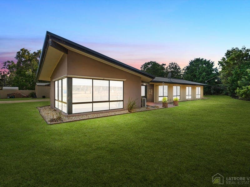 22 Widdis Way, Flynn