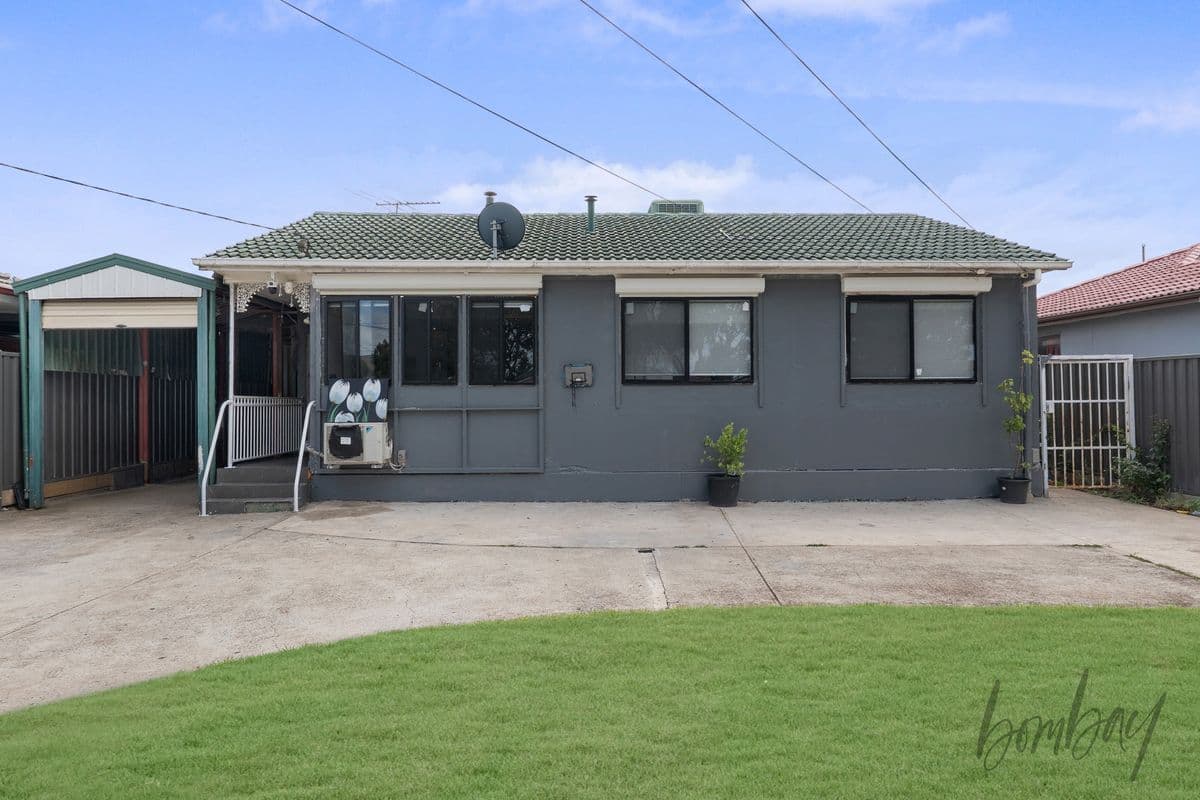 16 Westmere Crescent