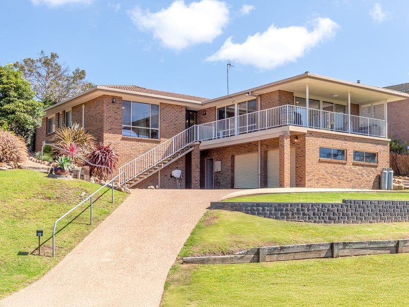 15 Berrambool Drive