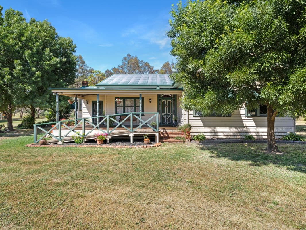 3710 Midland Hwy