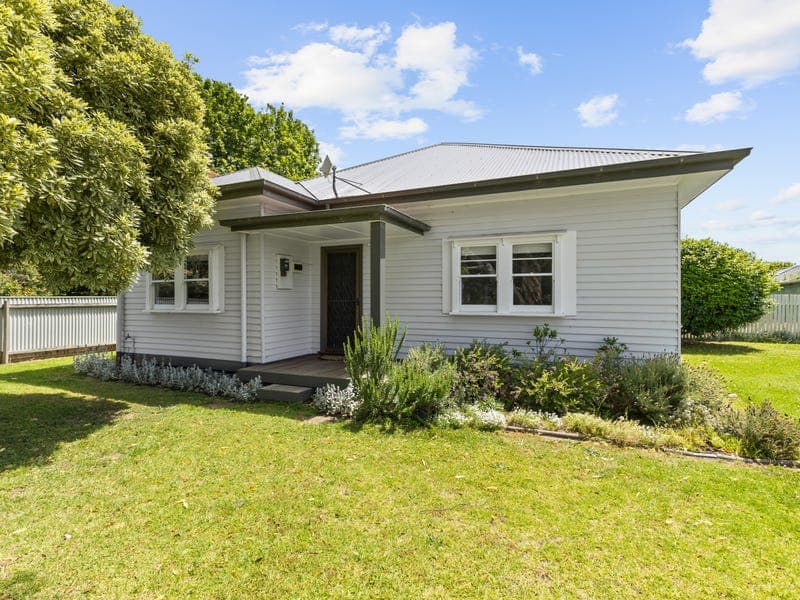 2-4 Main Street, Cowwarr