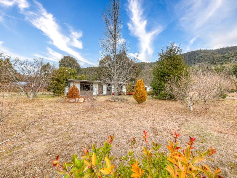 9 Acacia Court, Freeburgh