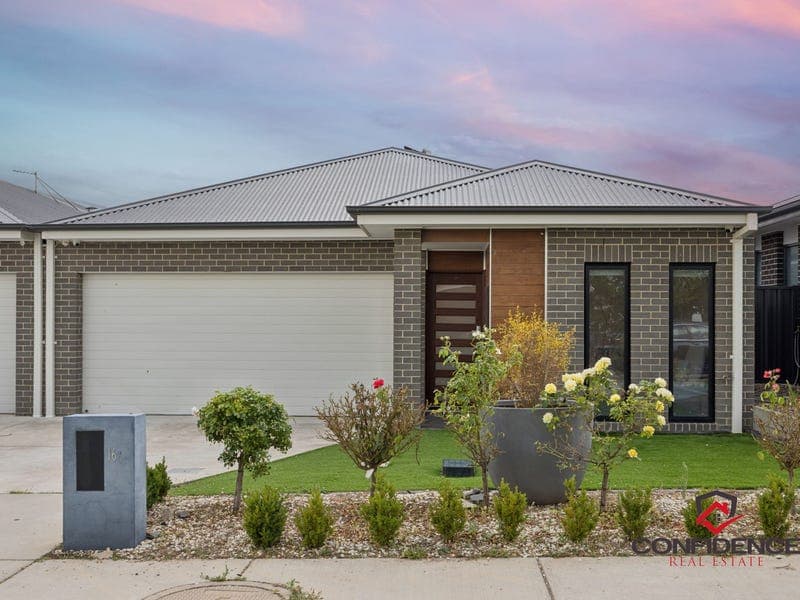 16 Galaxias Street, Throsby