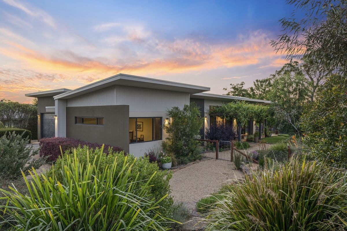 7 Oaksford Drive