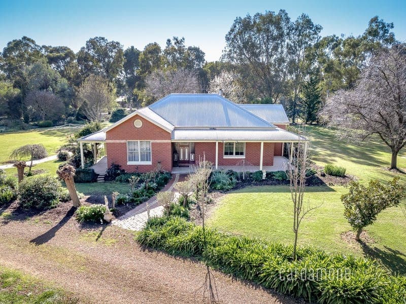 1 Amaroo Court