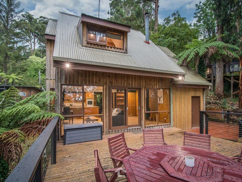 30 Woodhurst Grove