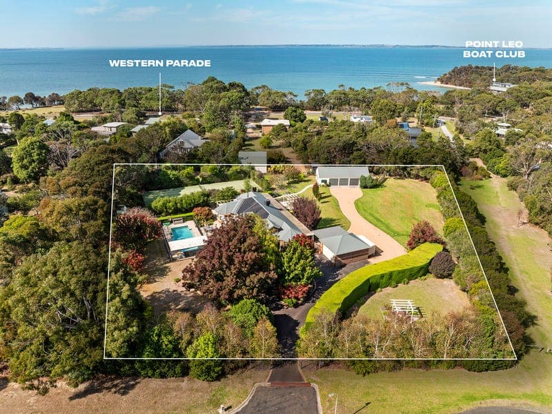 19 Lesley Avenue, Point Leo