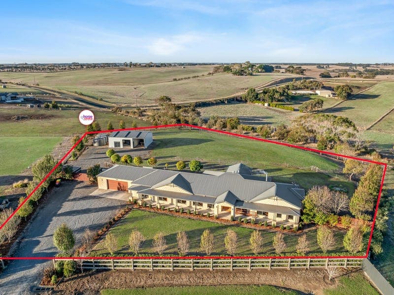 2 Clara Court, Woodford