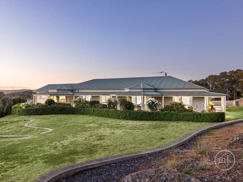11B VISTA COURT