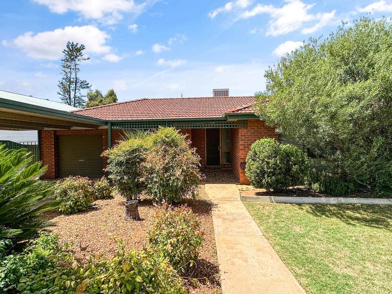 6 Madden Street, Cobar