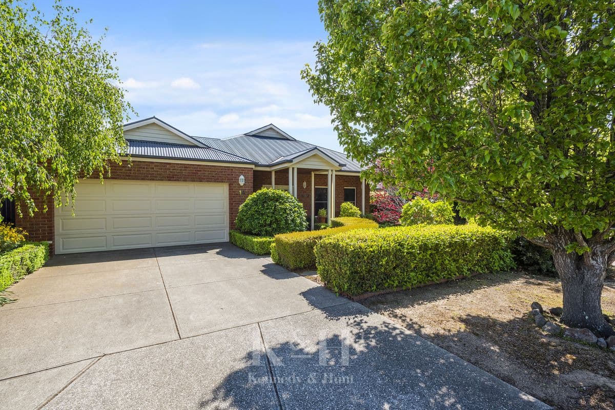 14 Mount Vista Close