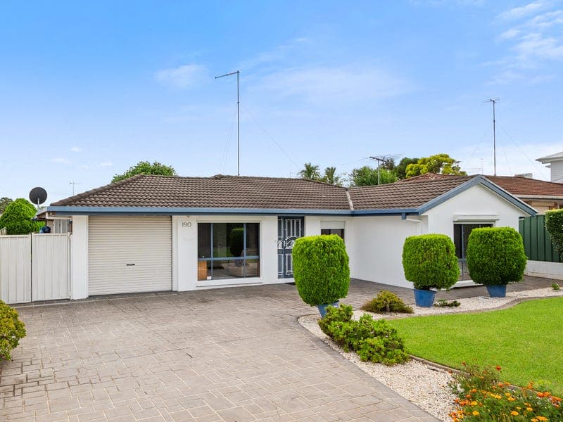 190 Sunflower Drive, Claremont Meadows