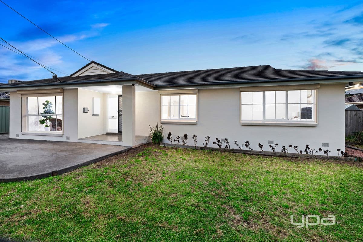 10 Robyn Avenue