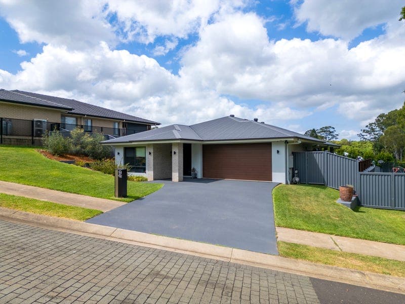9 Willow Tree Drive, Chilcotts Grass