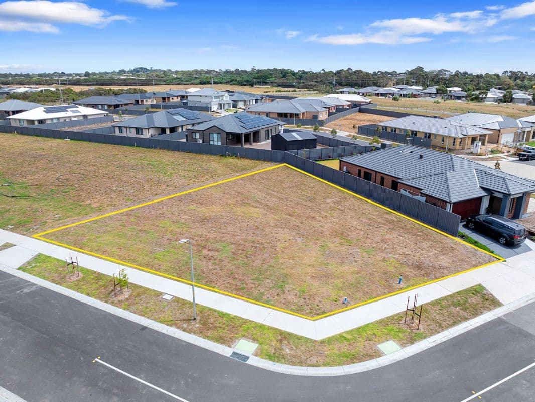 4 Hummingbird Drive