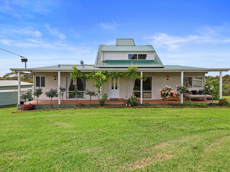 204 Bridge Road, Woodford