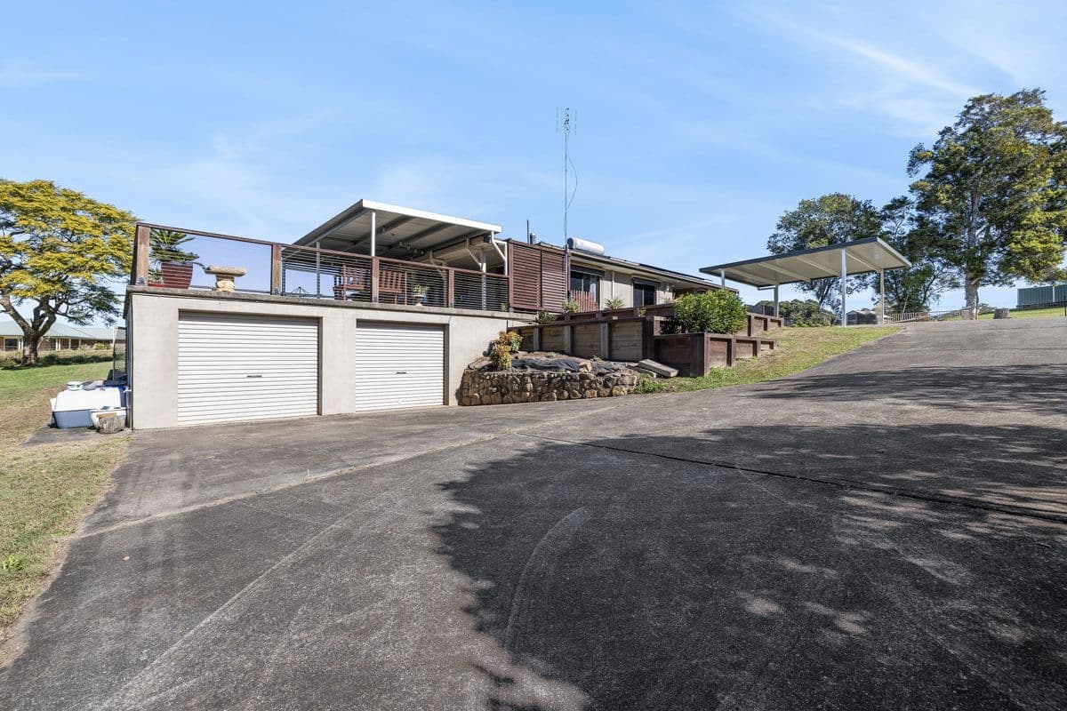 9 Warne Drive