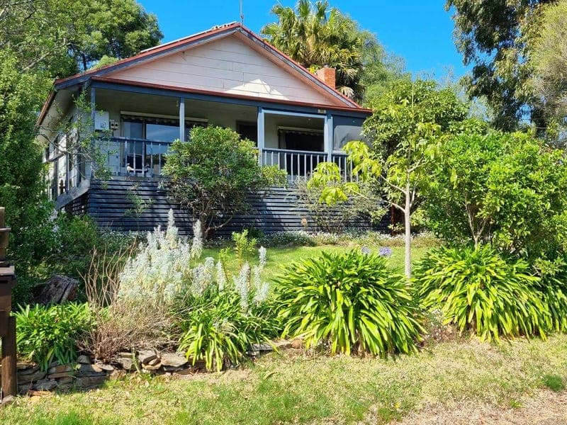 8 Jilwain Avenue