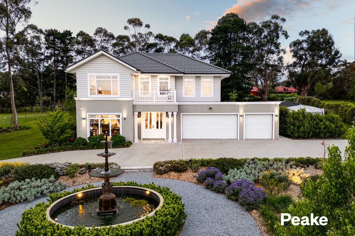 2/8 Oaks Court