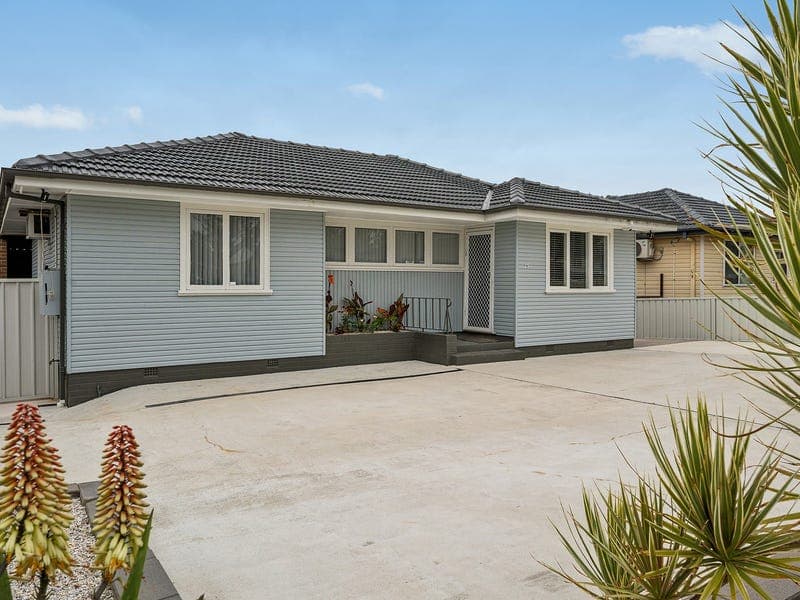 25 Kaluga Street, Busby