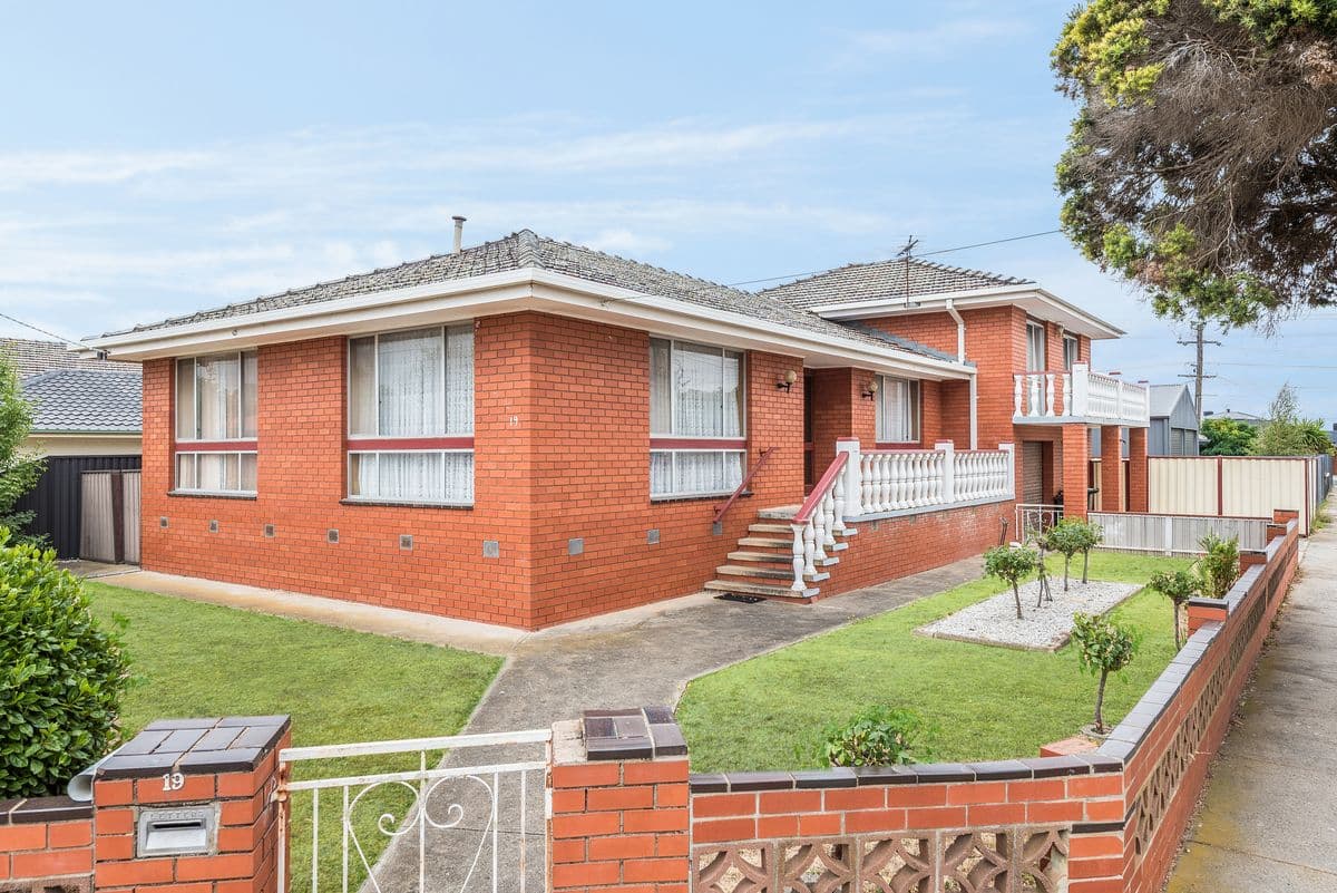 19 Harcombe Street