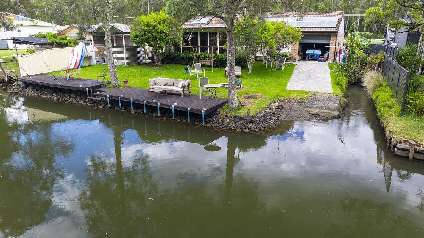 207 Charlotte Bay Street