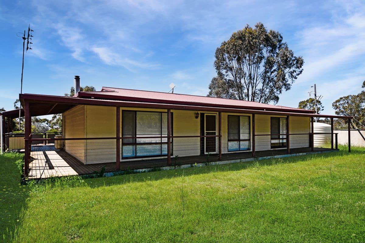 125 Vineyard Rd Concongella Via