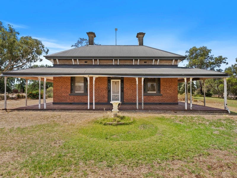 1090 Spences Road