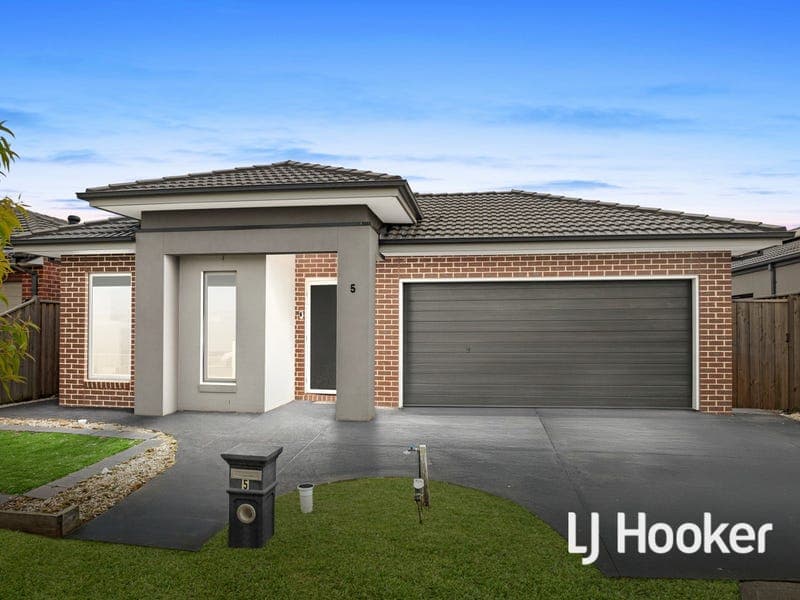 5 Firetail Avenue