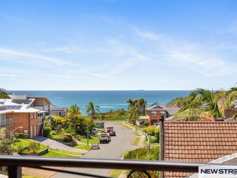 21 COPPER VALLEY CLOSE