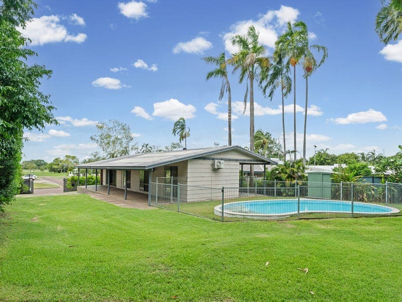 35 Essington Avenue, Gray