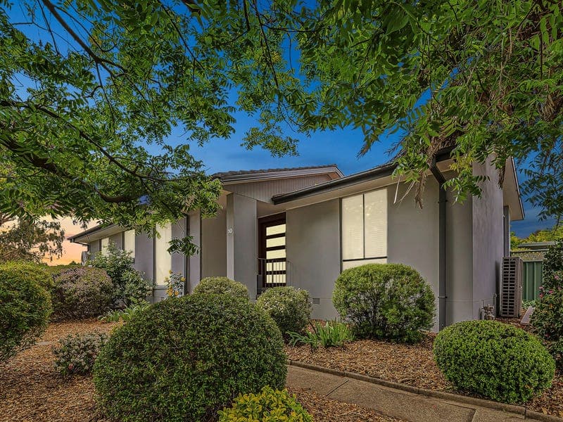 10 Cardew Crescent, Holder