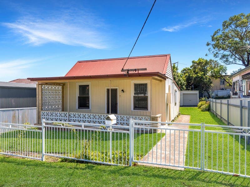 35 Seventh Street, Boolaroo