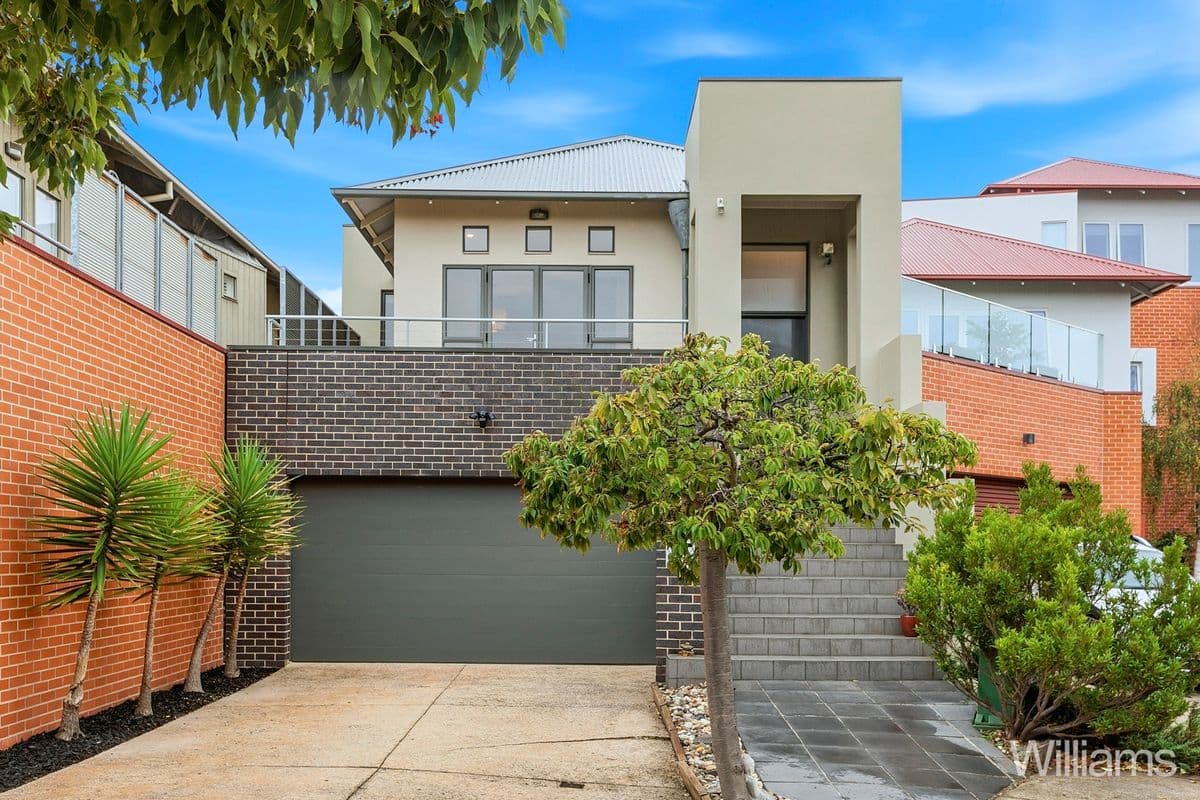 4 Williams Bay Grove
