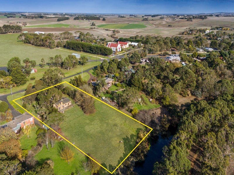 13 Albert Street, Woodford