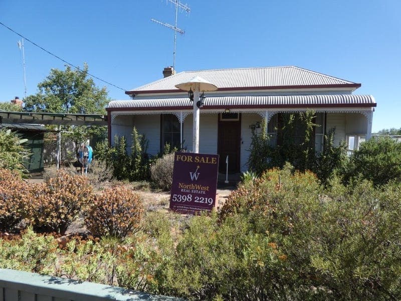 9 SANDERS STREET