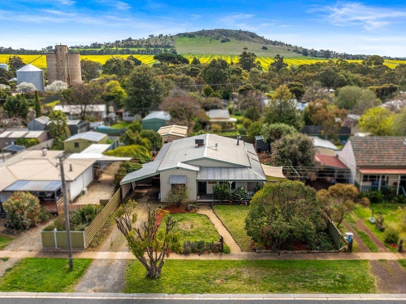 25 Queen Street, Dookie