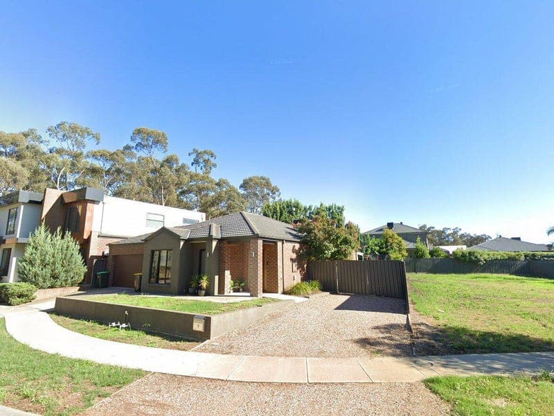 12 Yarra Court