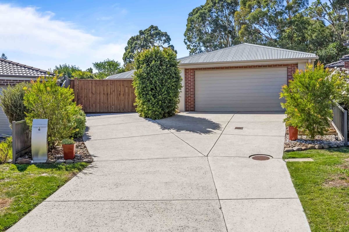 6 Steffen Close