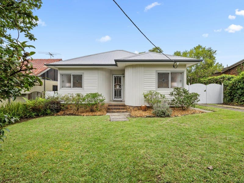 17 Waratah Road
