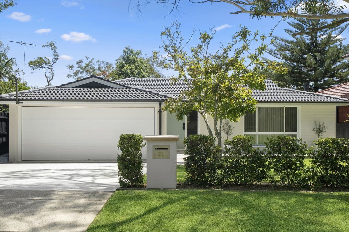 23 Evelyn Crescent