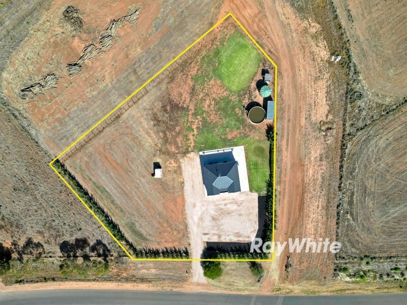 335 Boomerang Avenue, Cardross