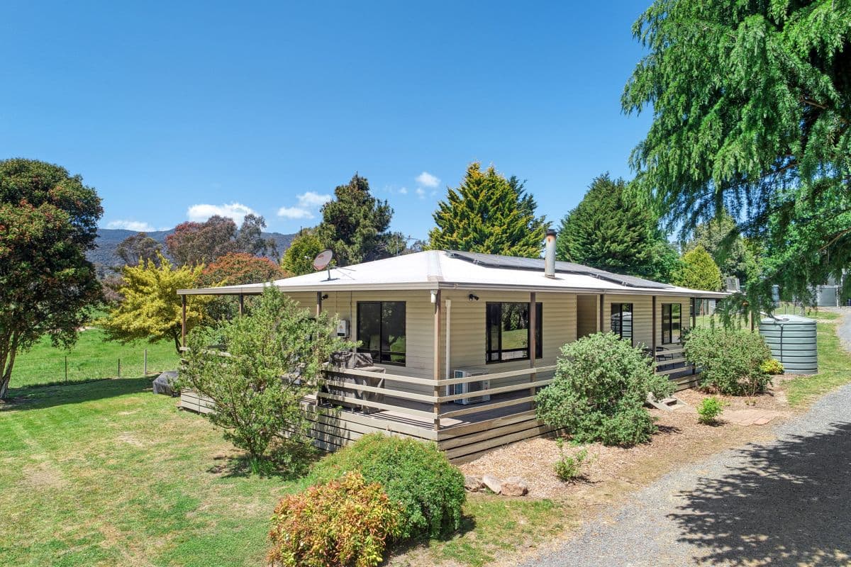 3299 Midland Highway