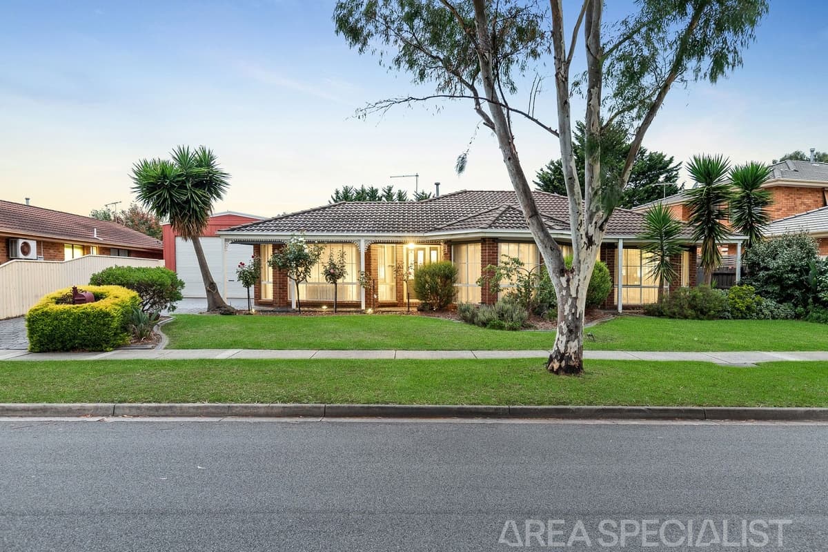14 GREENSLOPES DRIVE